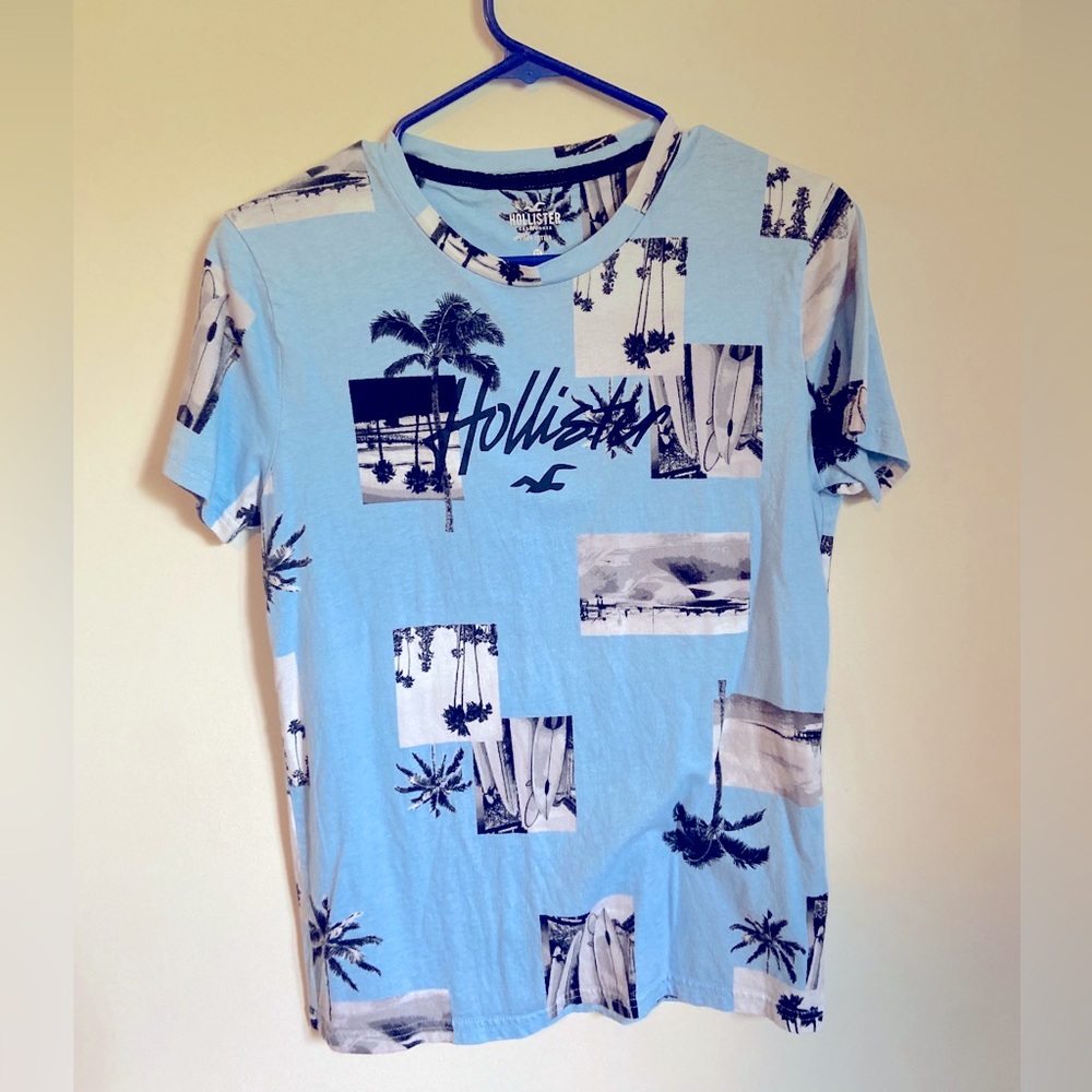 Hollister California light blue palm tree tee, with bird logo, size XS